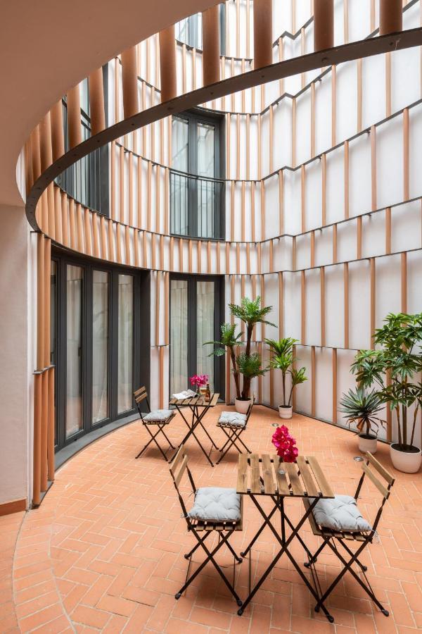 Avanti Clavel, La Terraza Te Conquistara Seville Luaran gambar